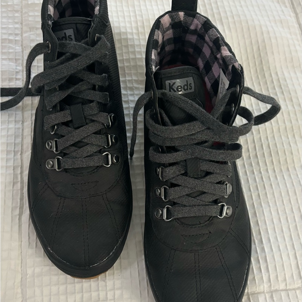 Keds waterproof lace up mid tops size 7.5